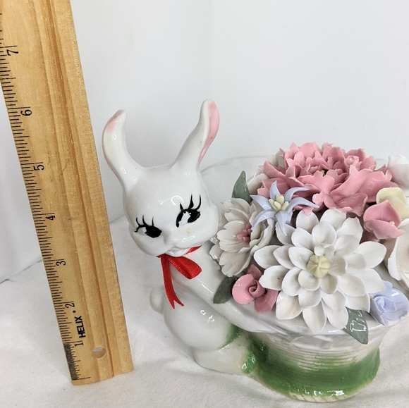 Easter Bunny with Porcelain Flowers Vintage - Picture 7 of 11